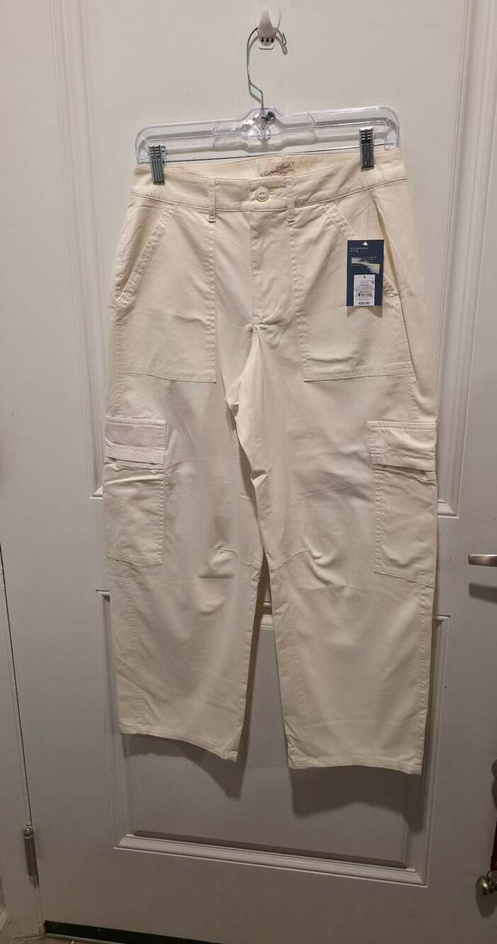 Universal Thread Cargo Pants Size 4 Cream Straight Leg New with Tags
